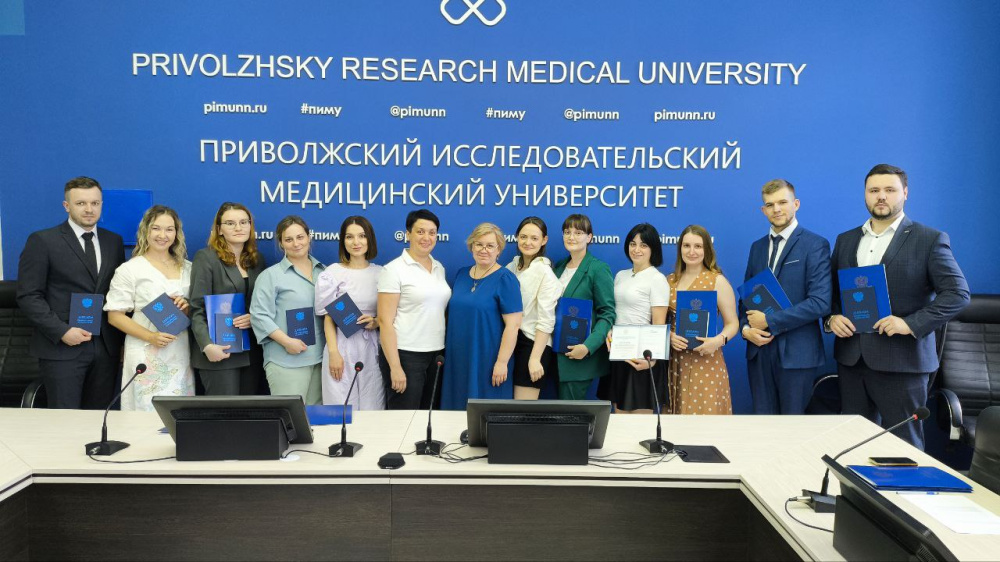 Дипломы об окончании аспирантуры ПИМУ получили 20 молодых учёных