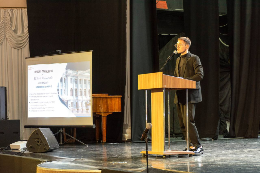 За пределами региона: ПИМУ принял участие в профориентационной встрече для будущих медиков Костромы