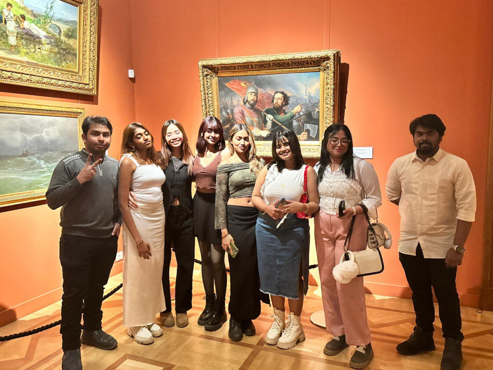 We engaged our international students with Russian art!