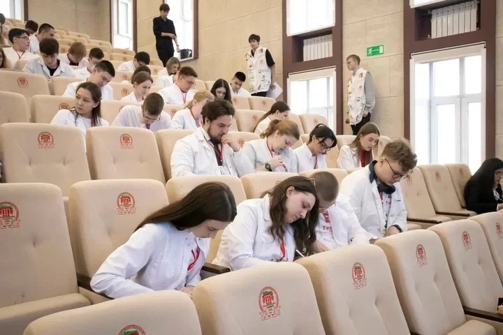 Две награды из Уфы: студенты ПИМУ блеснули знаниями на Международной олимпиаде по биохимии